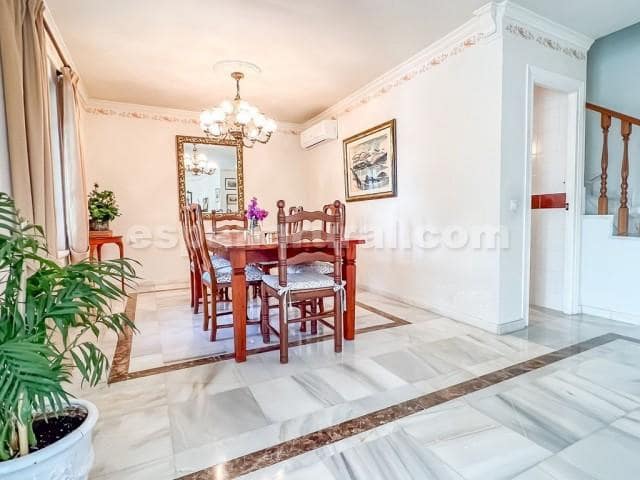 3 slaapkamer Villa te koop in Mijas Costa met zwembad - € 865.000 (Ref: 8210415)