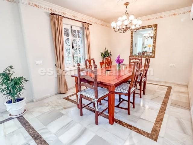 3 slaapkamer Villa te koop in Mijas Costa met zwembad - € 865.000 (Ref: 8210415)