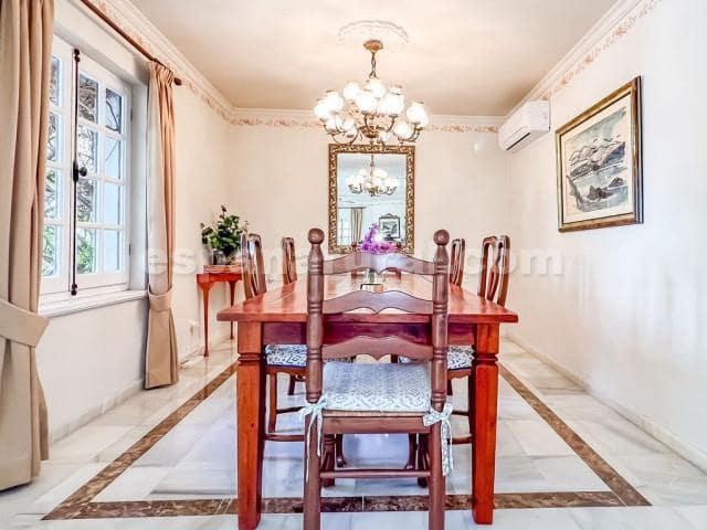 3 slaapkamer Villa te koop in Mijas Costa met zwembad - € 865.000 (Ref: 8210415)