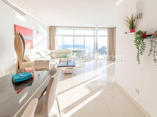 3 slaapkamer Appartement te koop in Zona Puerto Deportivo, Fuengirola met zwembad - € 1.100.000 (Ref: 8249640)