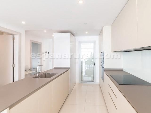 3 slaapkamer Appartement te koop in Zona Puerto Deportivo, Fuengirola met zwembad - € 1.100.000 (Ref: 8249640)