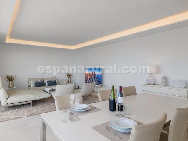 3 slaapkamer Appartement te koop in Benalmadena Costa met zwembad - € 1.250.000 (Ref: 8253379)