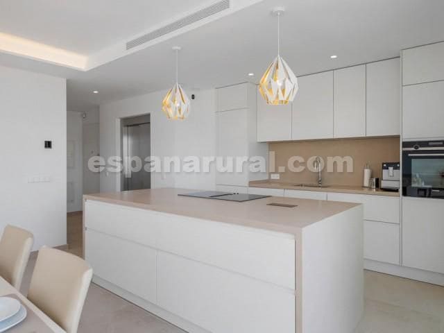 3 slaapkamer Appartement te koop in Benalmadena Costa met zwembad - € 1.250.000 (Ref: 8253379)