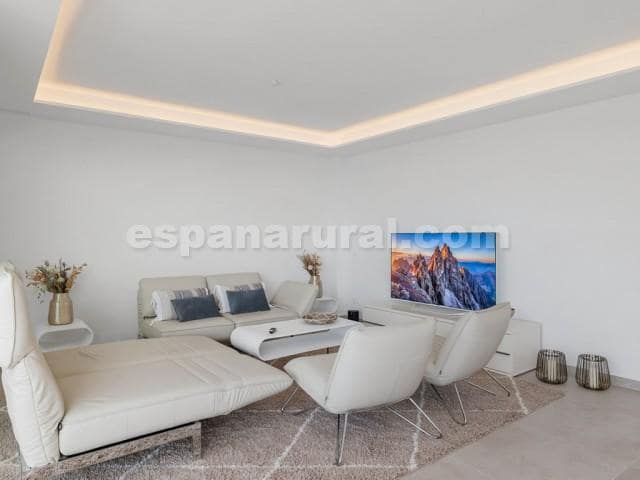 3 slaapkamer Appartement te koop in Benalmadena Costa, Benalmádena met zwembad - € 1.250.000 (Ref: 8253379)