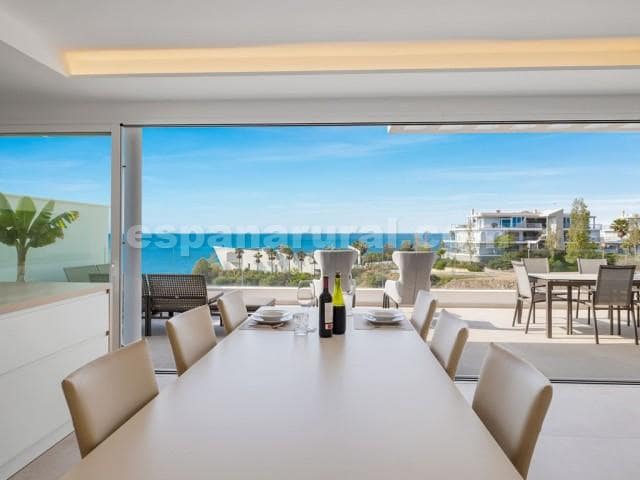 3 slaapkamer Appartement te koop in Benalmadena Costa met zwembad - € 1.250.000 (Ref: 8253379)