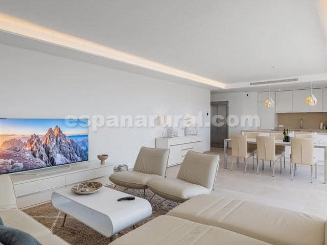 3 slaapkamer Appartement te koop in Benalmadena Costa met zwembad - € 1.250.000 (Ref: 8253379)