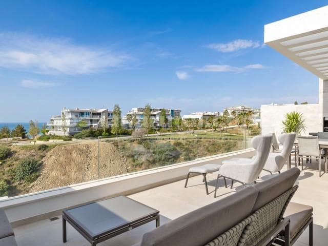 3 slaapkamer Appartement te koop in Benalmadena Costa met zwembad - € 1.250.000 (Ref: 8253379)
