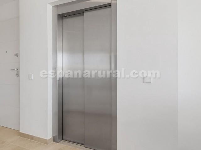 3 slaapkamer Appartement te koop in Benalmadena Costa met zwembad - € 1.250.000 (Ref: 8253379)