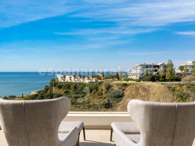 3 slaapkamer Appartement te koop in Benalmadena Costa met zwembad - € 1.250.000 (Ref: 8253379)