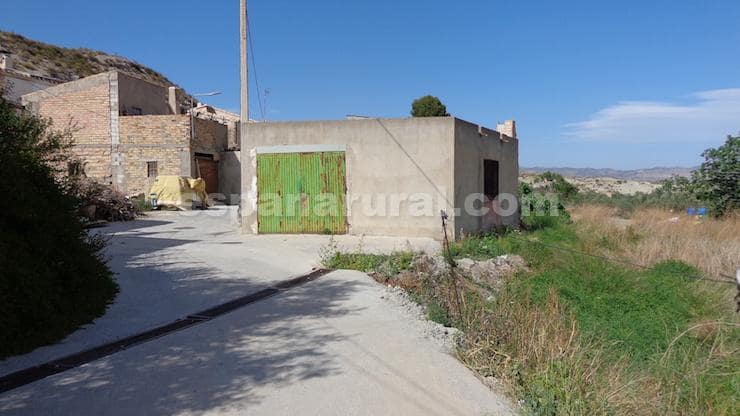 Finca/Herregård til salgs i Tijola - € 25 000 (Ref: 8267532)