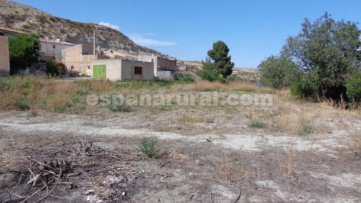 Finca/Herregård til salgs i Tijola - € 25 000 (Ref: 8267532)