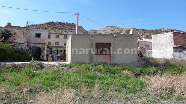 Finca/Herregård til salgs i Tijola - € 25 000 (Ref: 8267532)