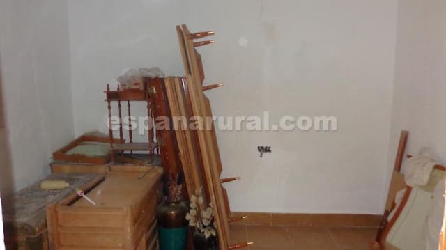 6 slaapkamer Finca/Landhuis te koop in Lubrín - € 129.000 (Ref: 8331110)