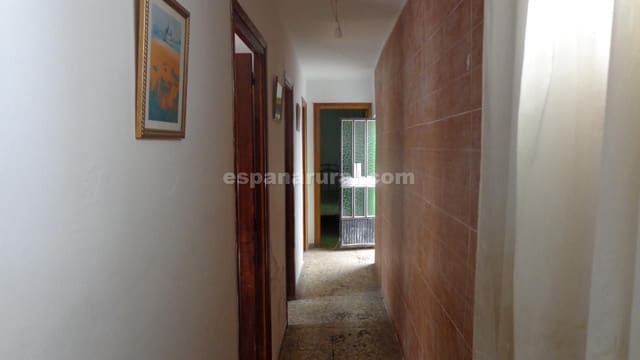 4 soveværelse Byhus til salg i Urrácal - € 35.000 (Ref: 8590239)