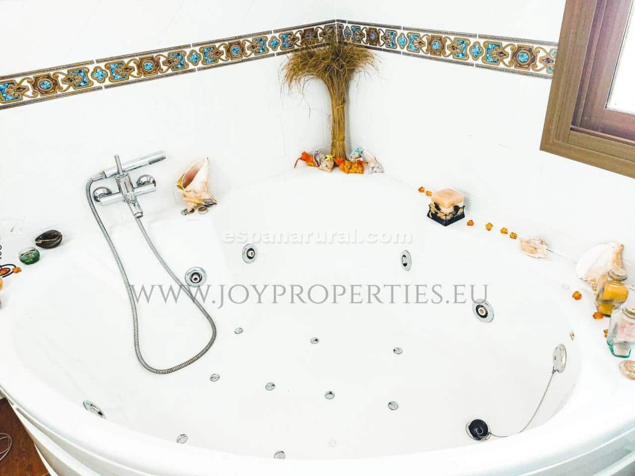 5 soveværelse Villa til salg i Caniles med swimmingpool - € 874.950 (Ref: 8599001)