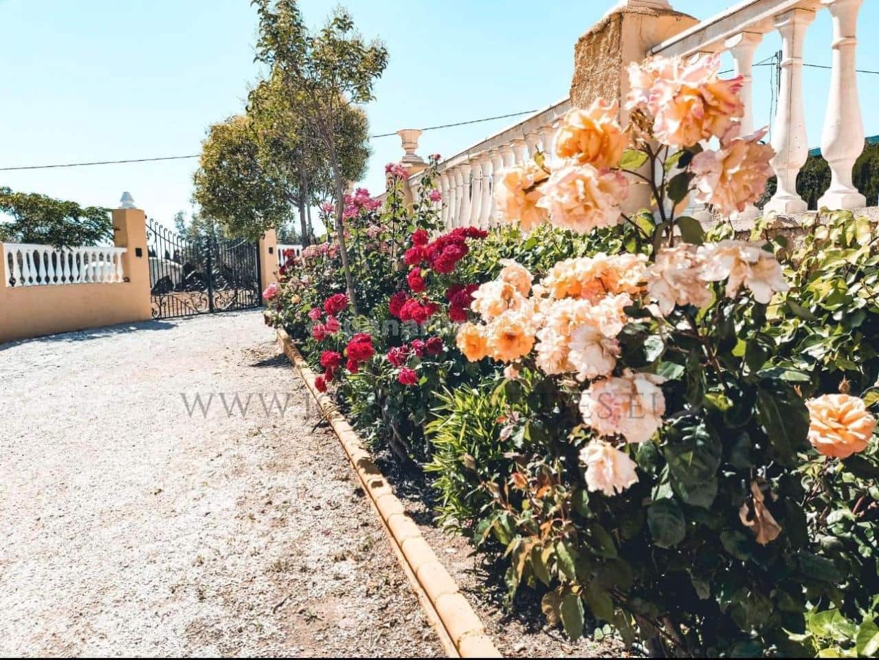 5 soveværelse Villa til salg i Caniles med swimmingpool - € 874.950 (Ref: 8599001)