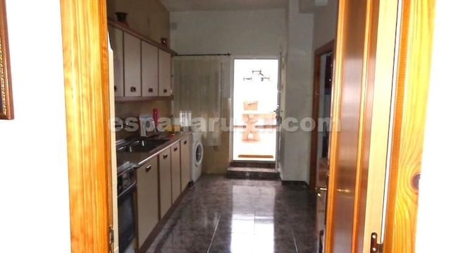 4 soveværelse Byhus til salg i Caniles - € 75.000 (Ref: 8788856)