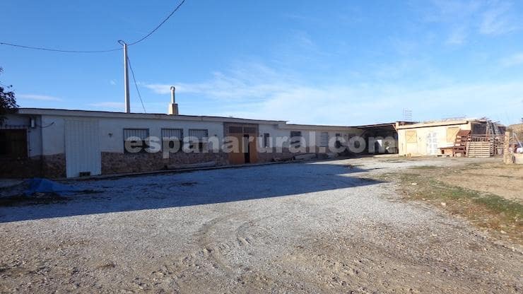 4 soveværelse Finca/Landehus til salg i Caniles - € 130.000 (Ref: 8788858)