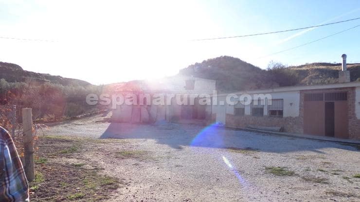 4 soveværelse Finca/Landehus til salg i Caniles - € 130.000 (Ref: 8788858)