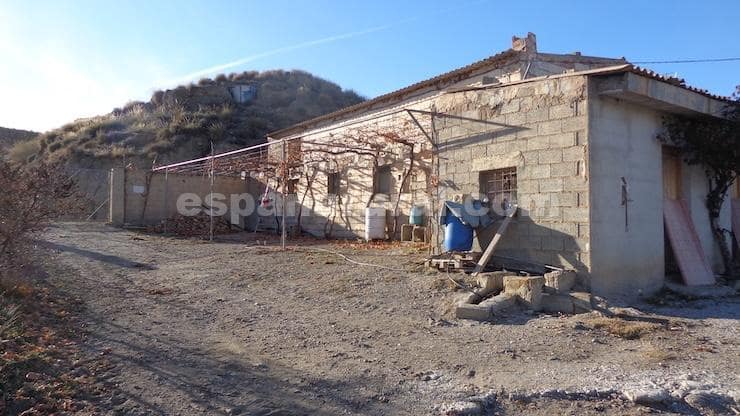 4 soveværelse Finca/Landehus til salg i Caniles - € 130.000 (Ref: 8788858)