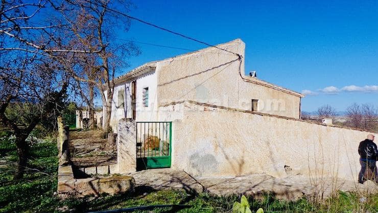 4 soveværelse Finca/Landehus til salg i Baza - € 159.000 (Ref: 8824473)