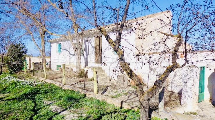 4 soveværelse Finca/Landehus til salg i Baza - € 159.000 (Ref: 8824473)