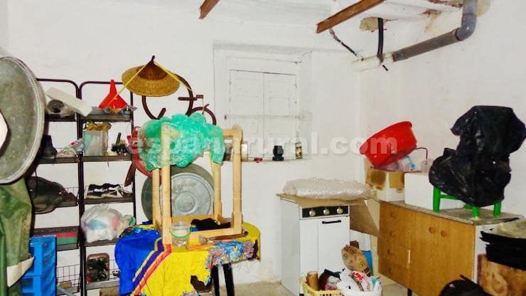 4 soveværelse Finca/Landehus til salg i Baza - € 159.000 (Ref: 8824473)