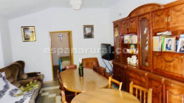 4 soveværelse Finca/Landehus til salg i Baza - € 159.000 (Ref: 8824473)