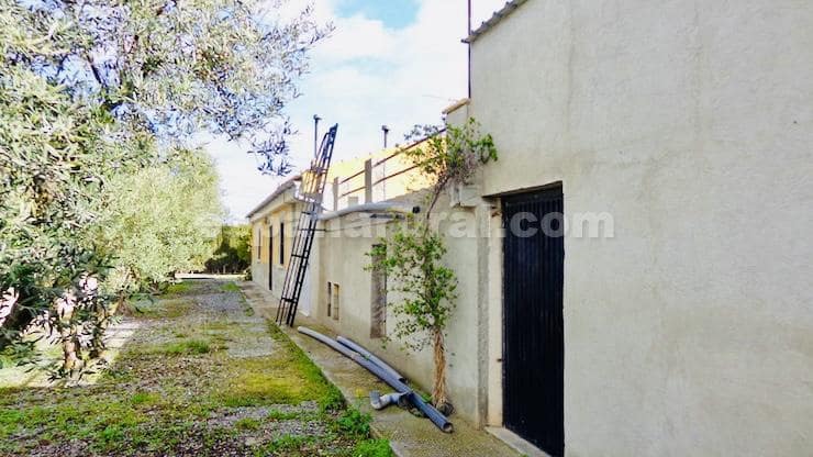 4 soveværelse Villa til salg i Baza med swimmingpool - € 178.000 (Ref: 8887409)