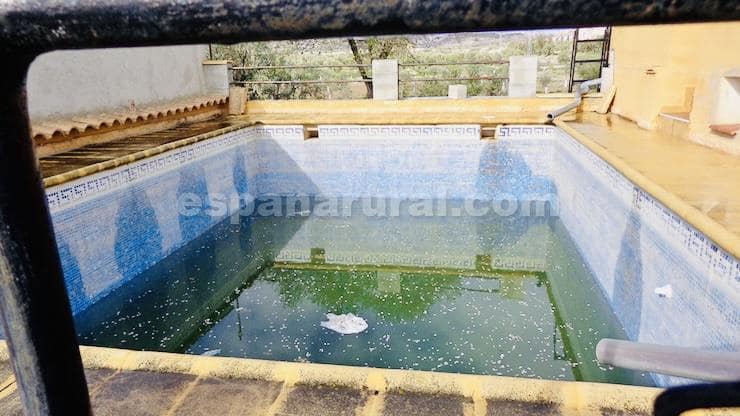 4 soveværelse Villa til salg i Baza med swimmingpool - € 178.000 (Ref: 8887409)