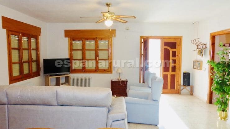 4 soveværelse Villa til salg i Baza med swimmingpool - € 275.000 (Ref: 8887410)