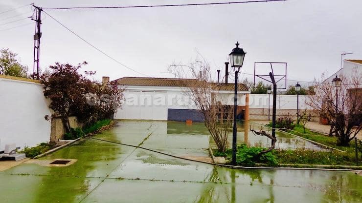 4 soveværelse Villa til salg i Baza med swimmingpool - € 275.000 (Ref: 8887410)