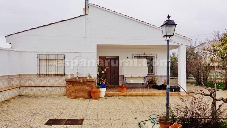 4 soveværelse Villa til salg i Baza med swimmingpool - € 275.000 (Ref: 8887410)