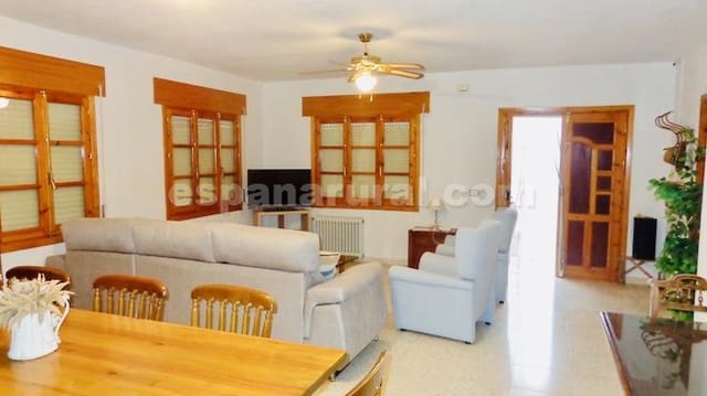 4 soveværelse Villa til salg i Baza med swimmingpool - € 275.000 (Ref: 8887410)