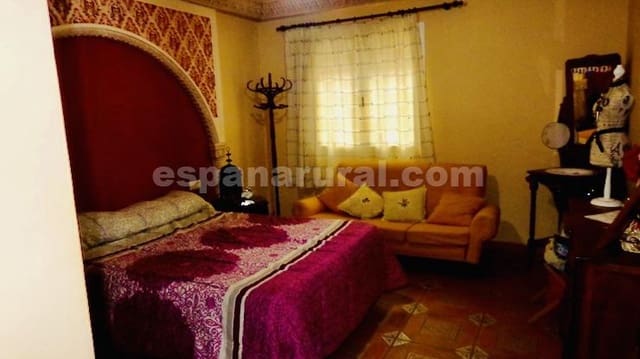 7 slaapkamer Villa te koop in Baza met zwembad - € 325.000 (Ref: 8936436)