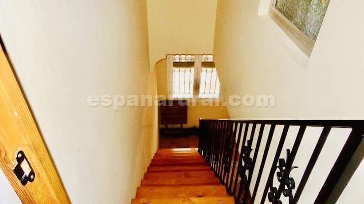 7 soverom Villa til salgs i Baza med svømmebasseng - € 325 000 (Ref: 8936436)