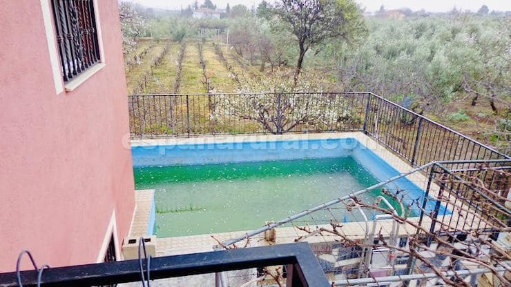 7 soverom Villa til salgs i Baza med svømmebasseng - € 325 000 (Ref: 8936436)