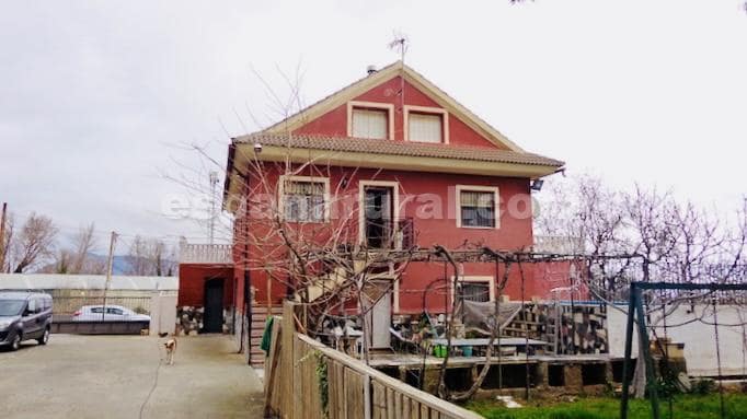 7 soverom Villa til salgs i Baza med svømmebasseng - € 325 000 (Ref: 8936436)