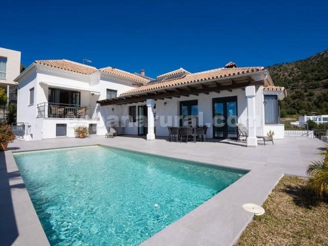 4 slaapkamer Villa te koop in Mijas met zwembad - € 1.350.000 (Ref: 9002667)