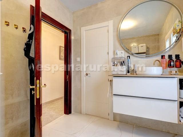 5 slaapkamer Appartement te koop in Malaga stad - € 639.000 (Ref: 9002668)