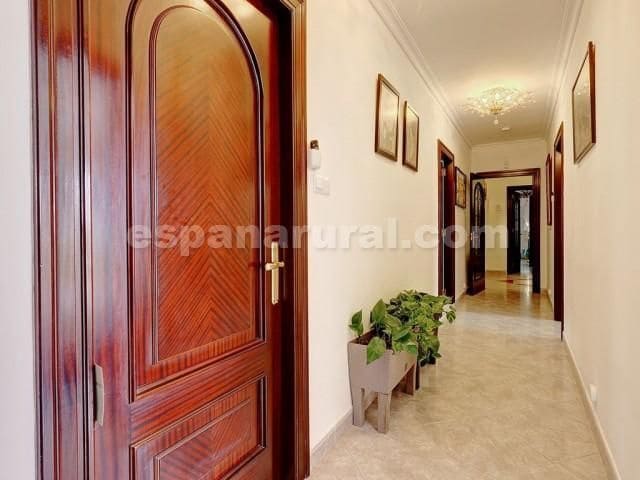 5 slaapkamer Appartement te koop in Malaga stad - € 639.000 (Ref: 9002668)