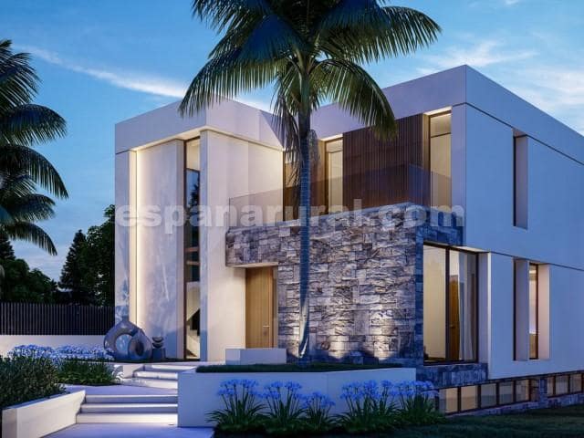 Grunde uden byggetilladelser til salg i Zona Puerto Deportivo, Fuengirola - € 575.000 (Ref: 9002670)