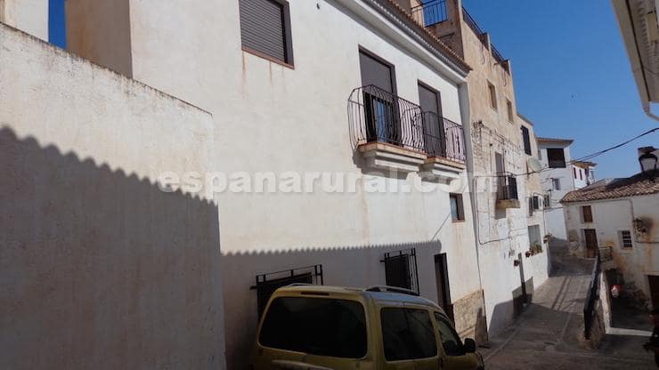 3 soveværelse Byhus til salg i Lijar - € 75.000 (Ref: 9113741)