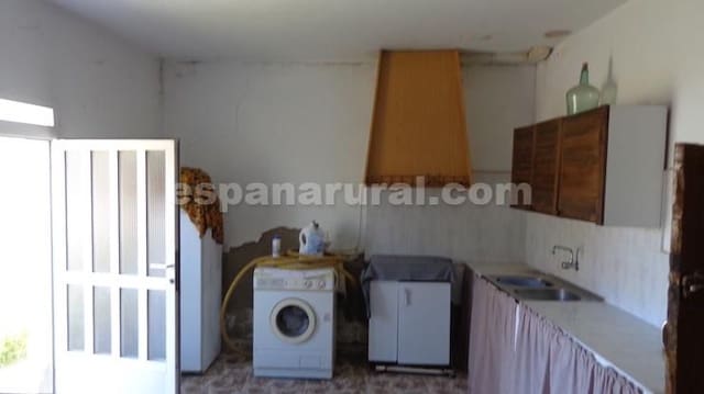 3 slaapkamer Finca/Landhuis te koop in Albox - € 56.000 (Ref: 9115692)