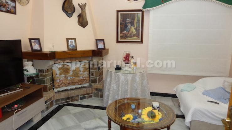 4 soveværelse Finca/Landehus til salg i Cela med swimmingpool - € 370.000 (Ref: 9300354)