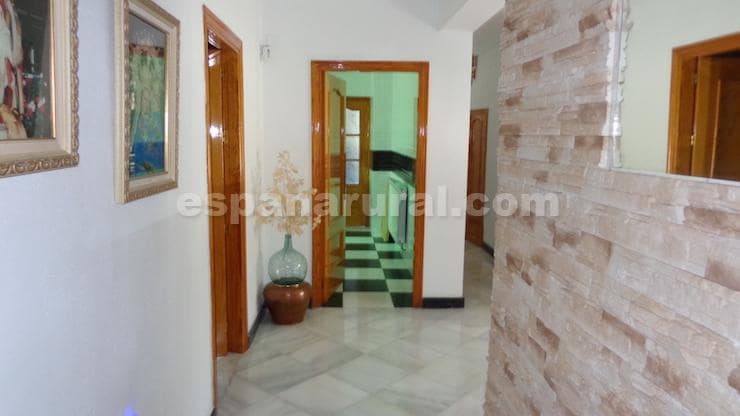 4 soveværelse Finca/Landehus til salg i Cela med swimmingpool - € 370.000 (Ref: 9300354)