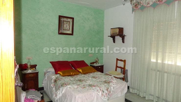 4 soveværelse Finca/Landehus til salg i Cela med swimmingpool - € 370.000 (Ref: 9300354)