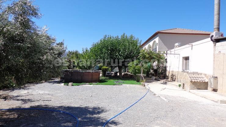 4 soveværelse Finca/Landehus til salg i Cela med swimmingpool - € 370.000 (Ref: 9300354)