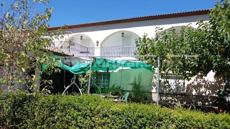 4 soveværelse Finca/Landehus til salg i Cela med swimmingpool - € 370.000 (Ref: 9300354)