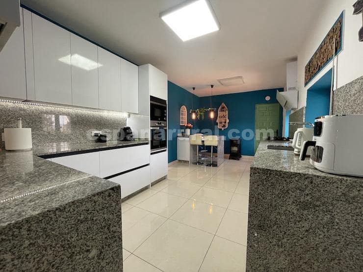 5 soveværelse Finca/Landehus til salg i Oria med swimmingpool - € 154.995 (Ref: 9312213)